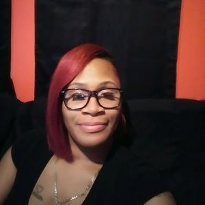 Meet your Posher, Monique